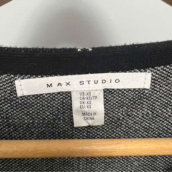 Max Studio Black White Checkered Sweater Sz XS - Picture 3 of 5